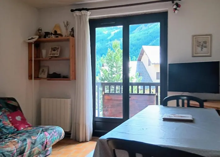 Cosy Apartment With Balcony