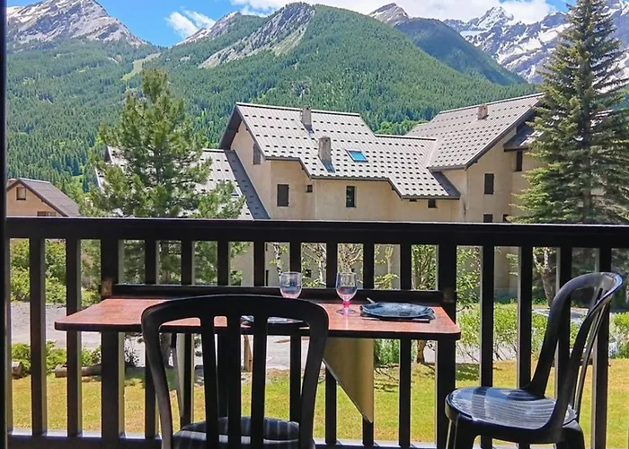 Cosy Apartment With Balcony